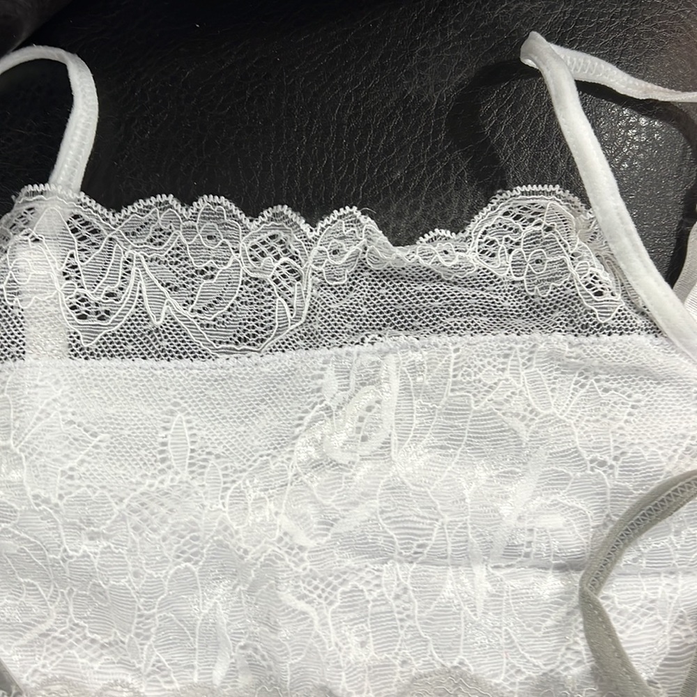 Four lace camis NWOT - Picture 5 of 7